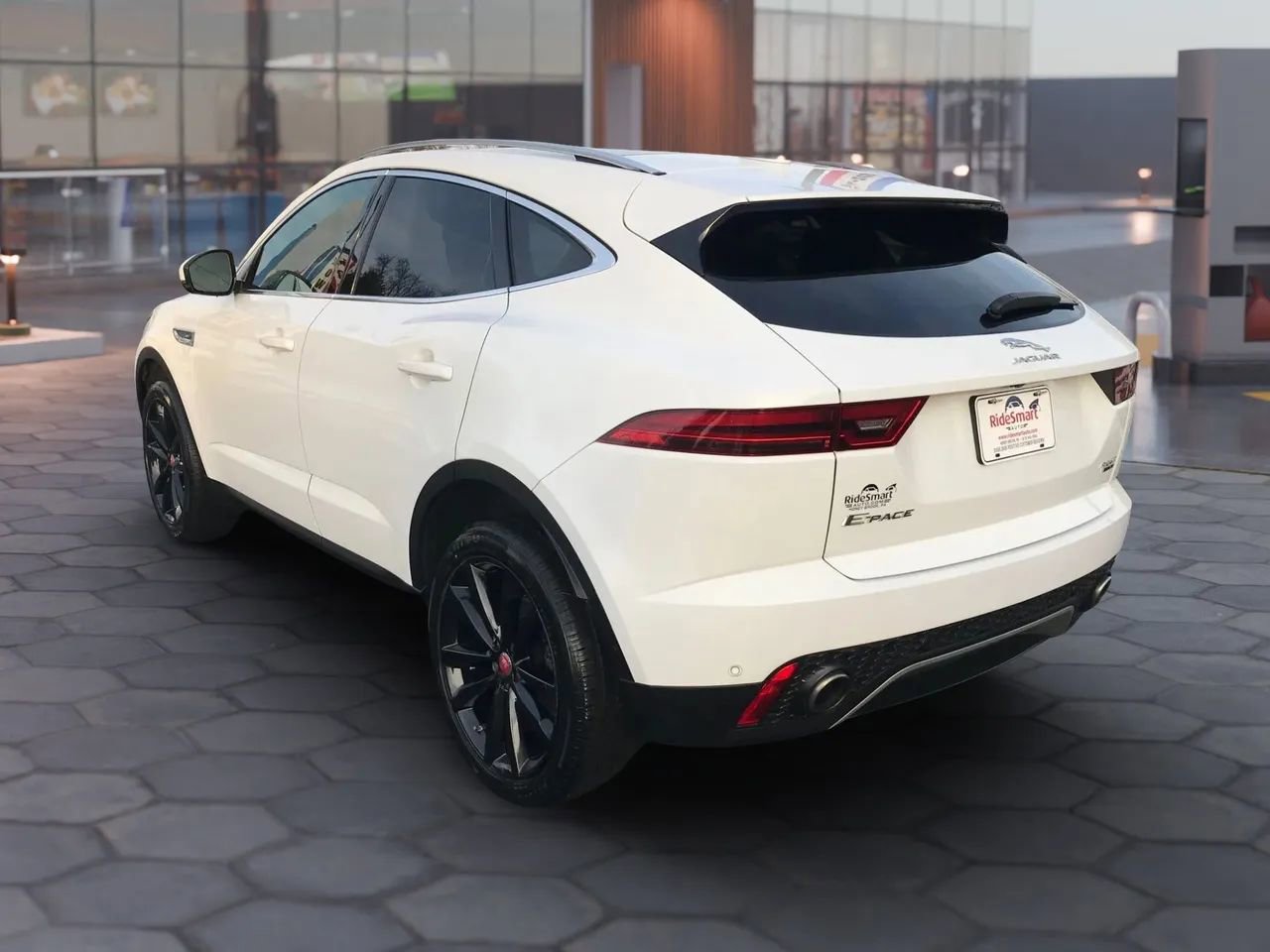 Used 2018 Jaguar E-PACE S image 8
