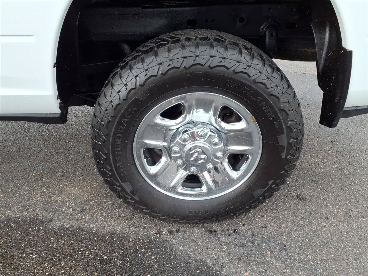 Used 2024 RAM 2500 Tradesman w/ Chrome Appearance Group AWD/4WD image 19