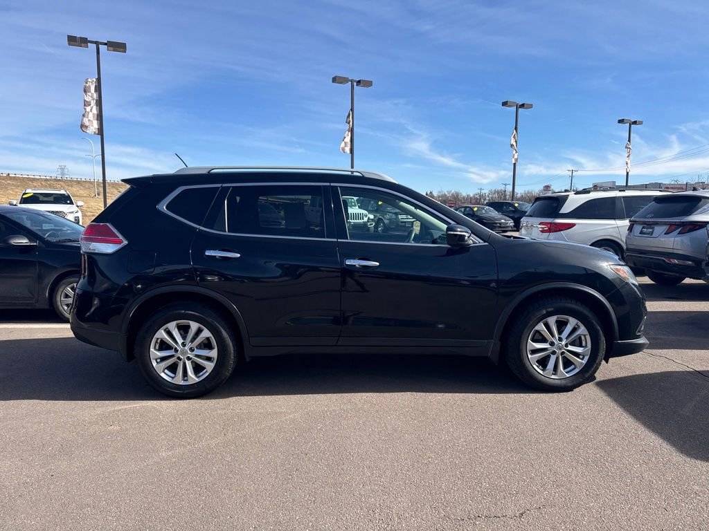 Used 2014 Nissan Rogue SV w/ SV Family Package image 6