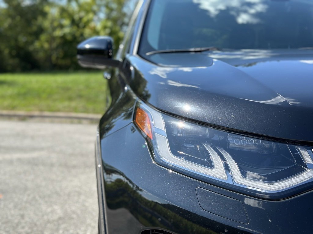 Used 2024 Land Rover Discovery Sport S image 9