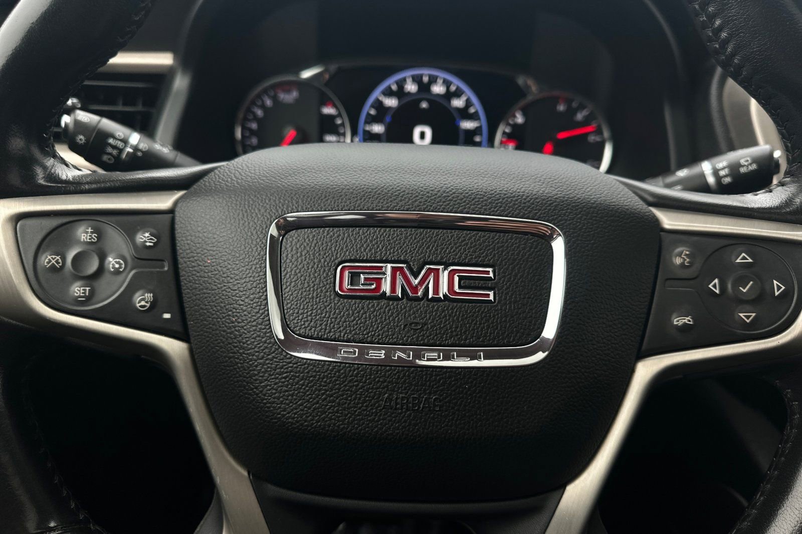 Used 2021 GMC Acadia Denali w/ Denali Technology Package AWD/4WD image 28
