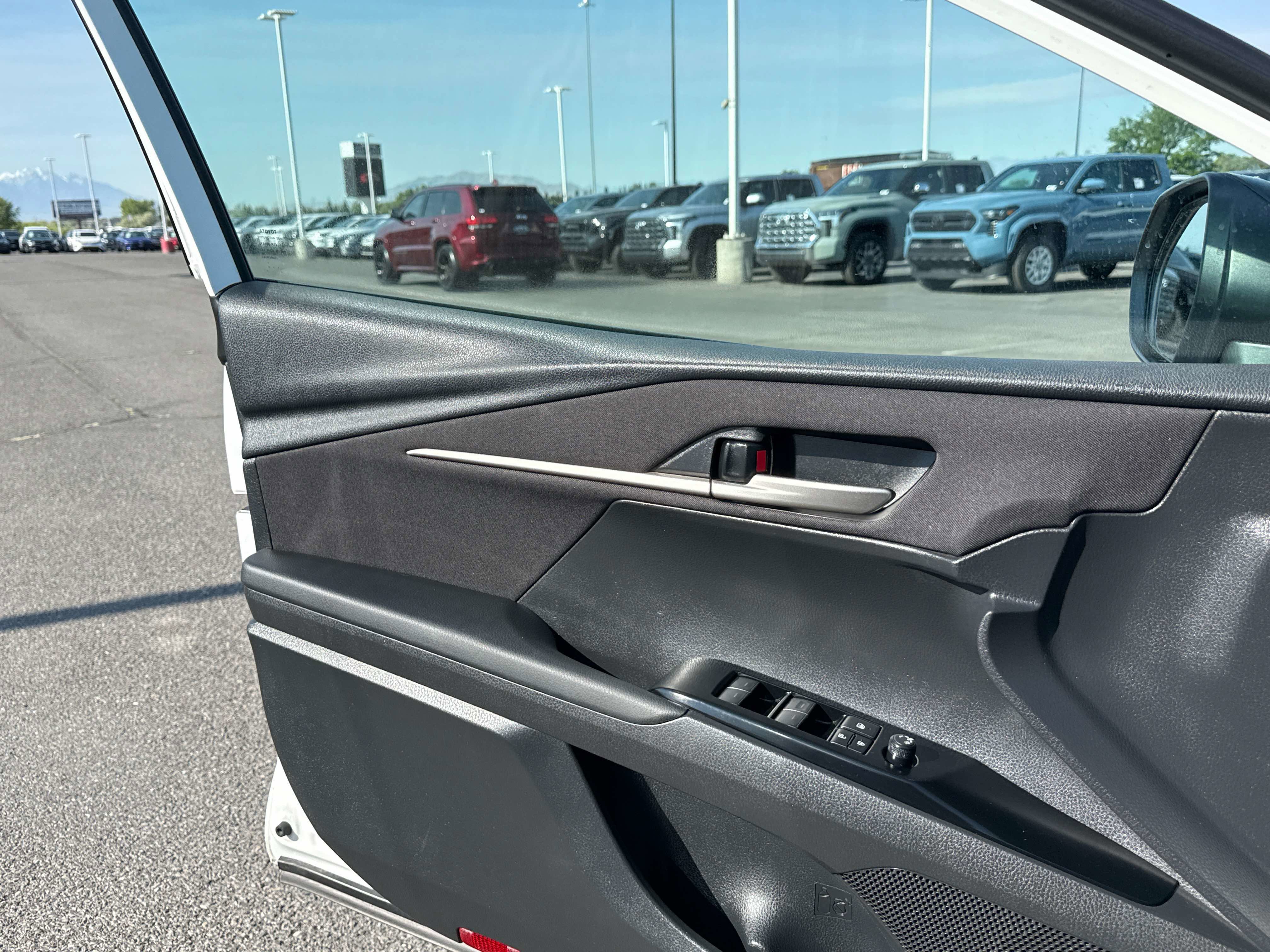 Used 2025 Toyota Camry LE FWD image 11