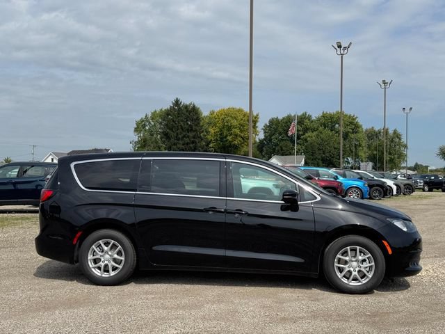 New 2027 Chrysler Pacifica LX FWD image 3