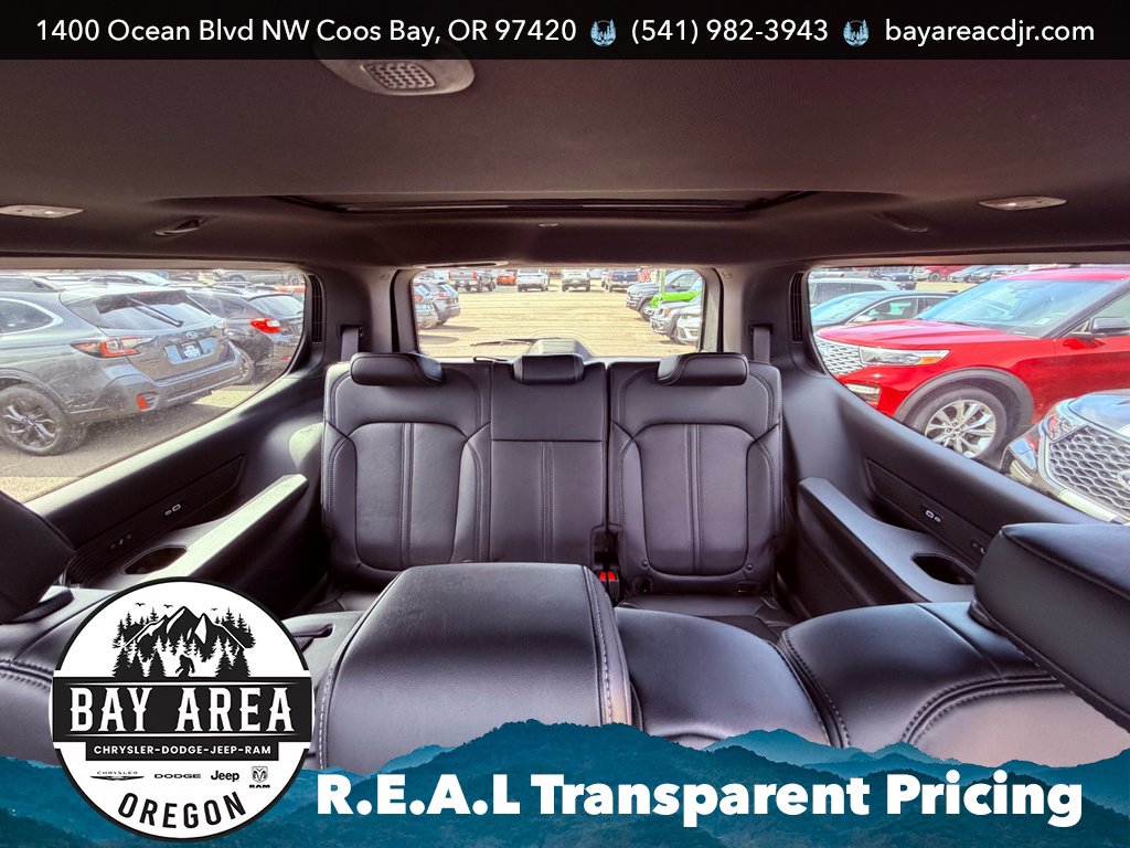 Used 2025 Jeep Wagoneer Series III w/ Premium Group I AWD/4WD image 19