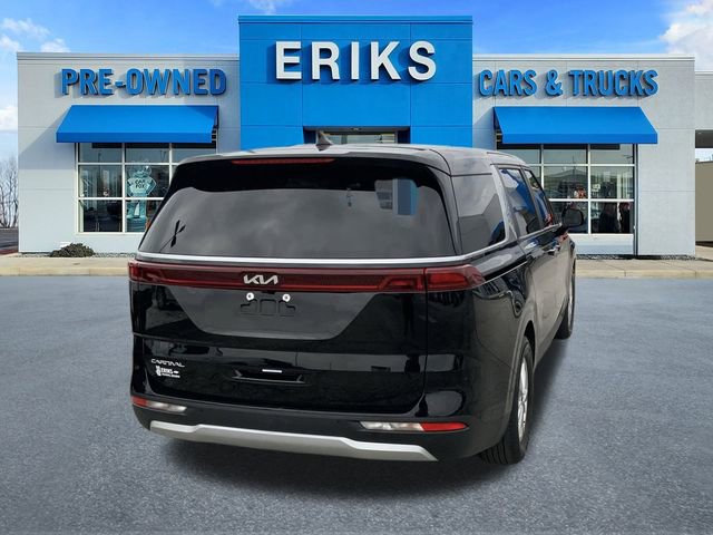 Used 2023 Kia Carnival LX image 7