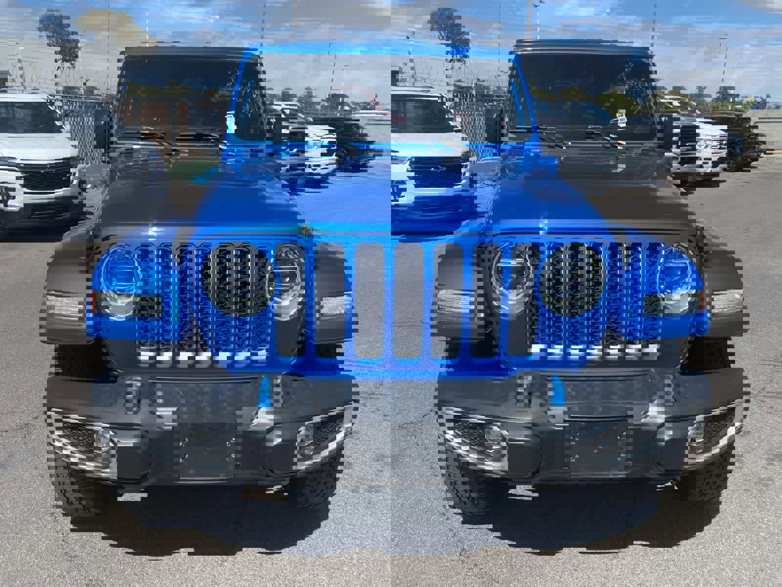 Used 2022 Jeep Wrangler Unlimited Sahara AWD/4WD image 2