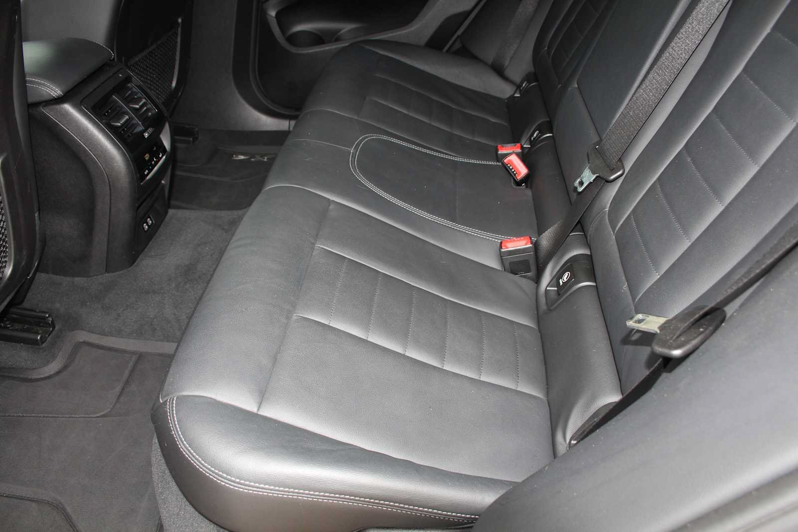 Used 2021 BMW X4 xDrive30i w/ Executive Package AWD/4WD image 22