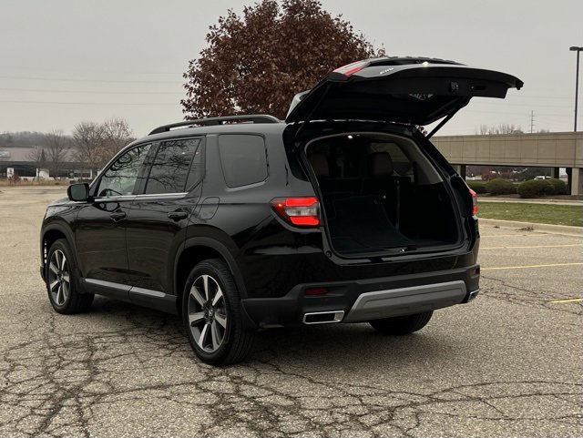 Certified 2025 Honda Pilot Elite image 13