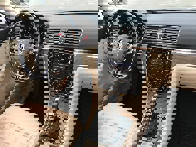 Used 2017 Volkswagen Passat 1.8T SEL Premium image 8