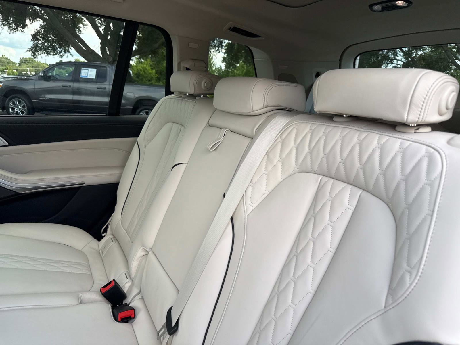 Certified 2025 BMW X7 xDrive40i w/ Premium Package image 14