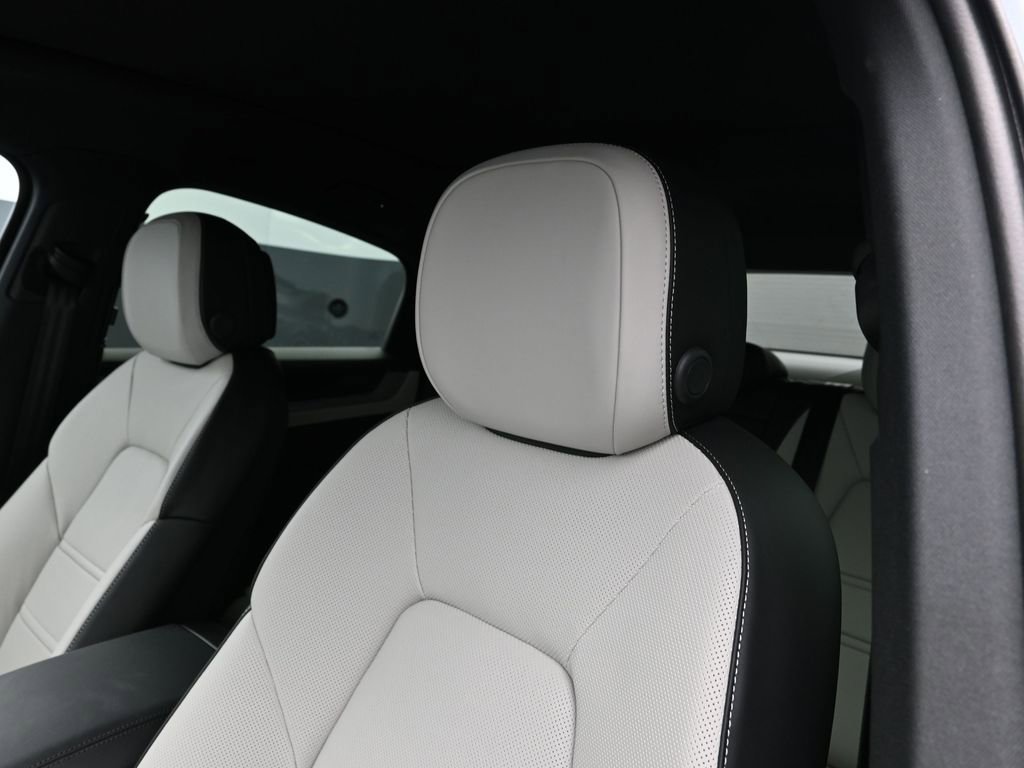 New 2026 Porsche Cayenne Coupe image 16