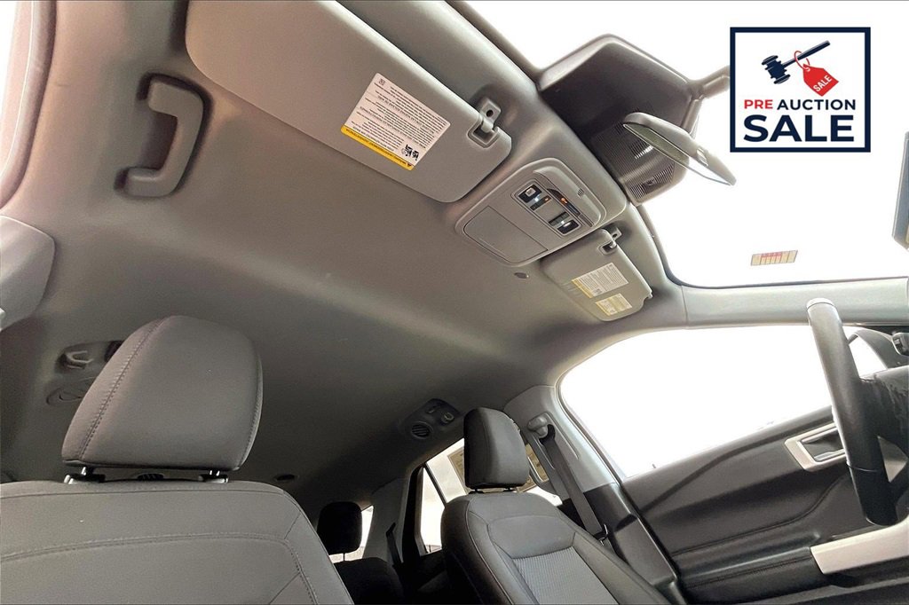 Used 2022 Ford Explorer XLT image 22