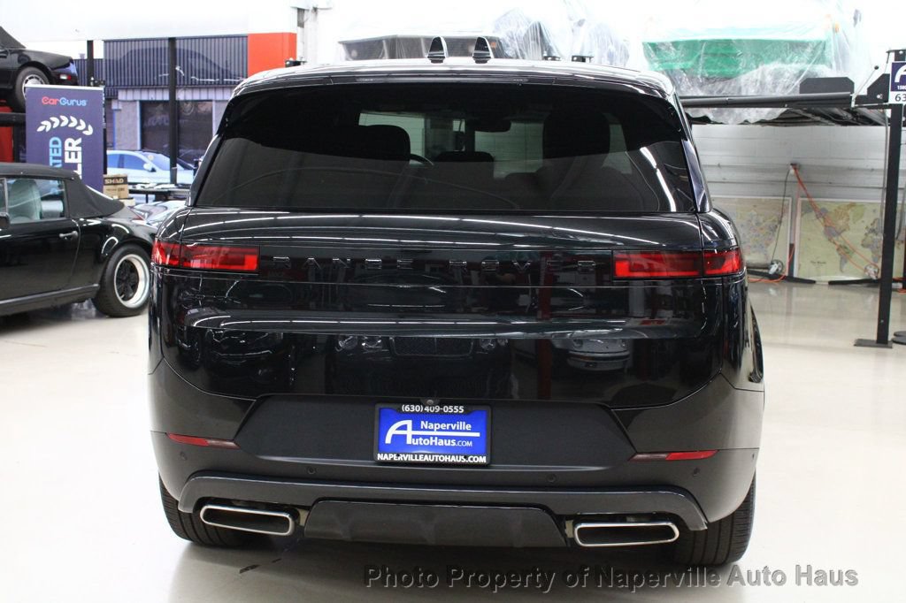 Used 2025 Land Rover Range Rover Sport SE AWD/4WD image 6