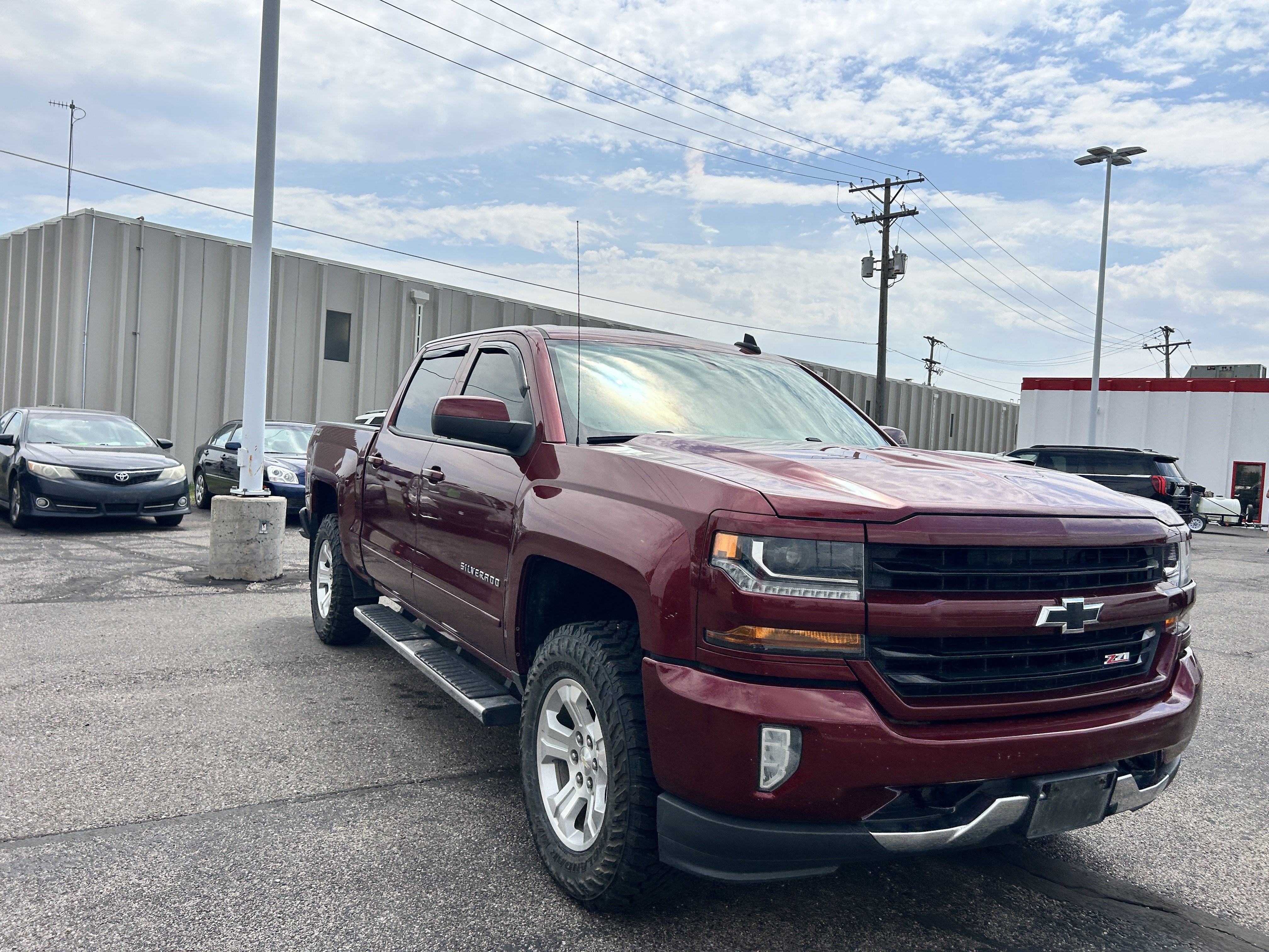 Used 2017 Chevrolet Silverado 1500 LT w/ All Star Edition AWD/4WD image 7