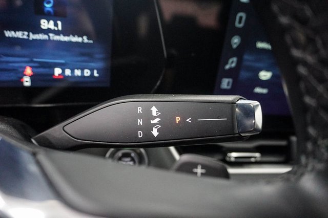 Used 2025 Chevrolet Equinox LT image 22