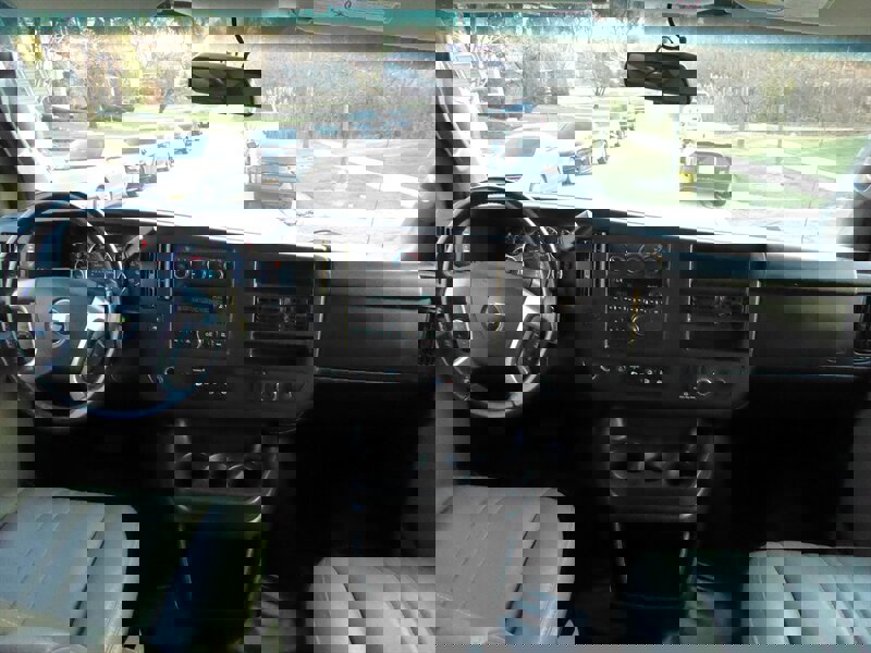 Used 2017 Chevrolet Express 2500 LS image 9