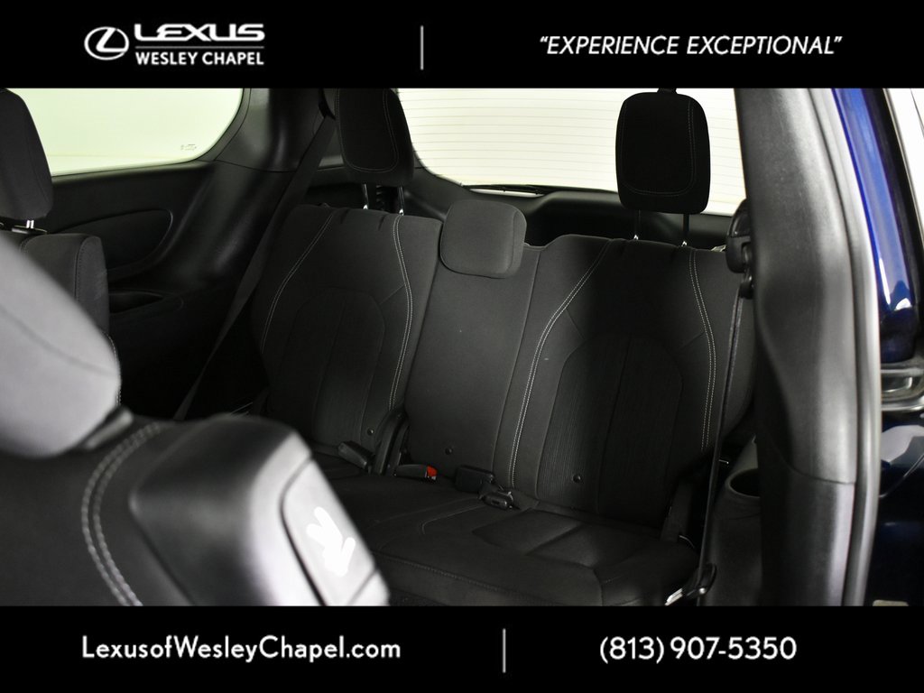 Used 2020 Chrysler Pacifica Touring w/ S Appearance Package image 21