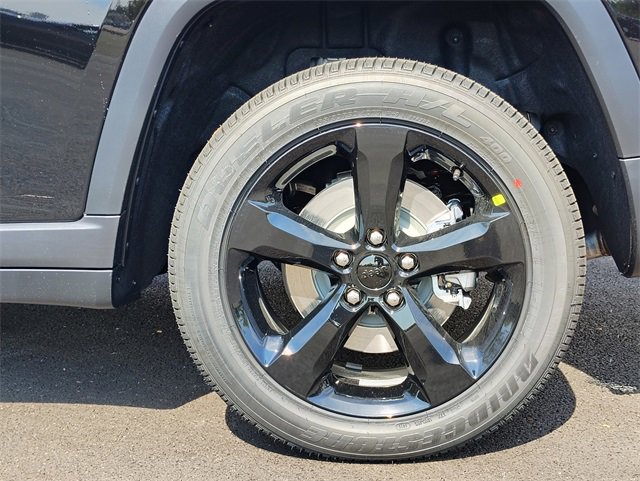 New 2025 Jeep Grand Cherokee L Altitude image 6