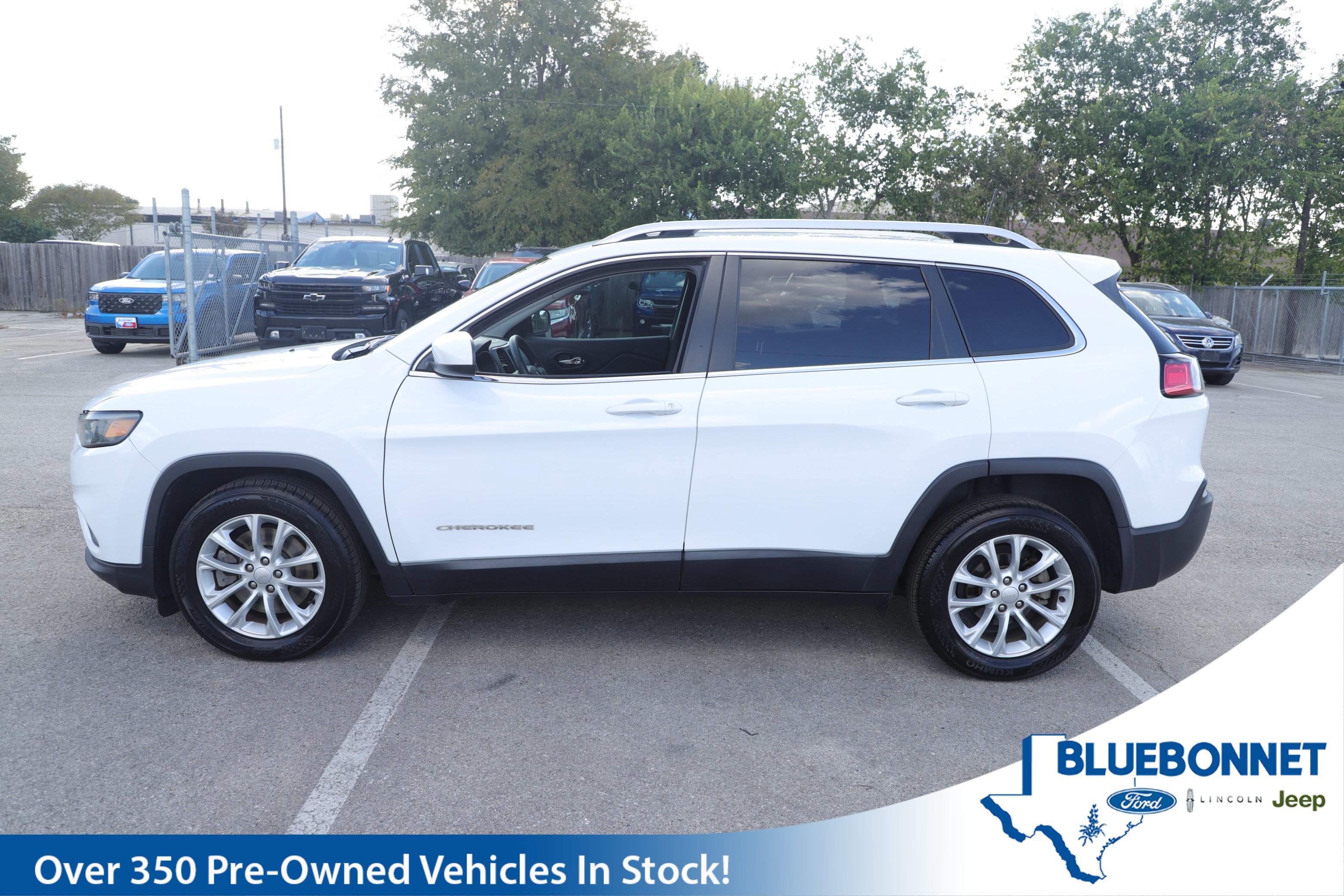 Used 2019 Jeep Cherokee Latitude w/ Popular Appearance Group