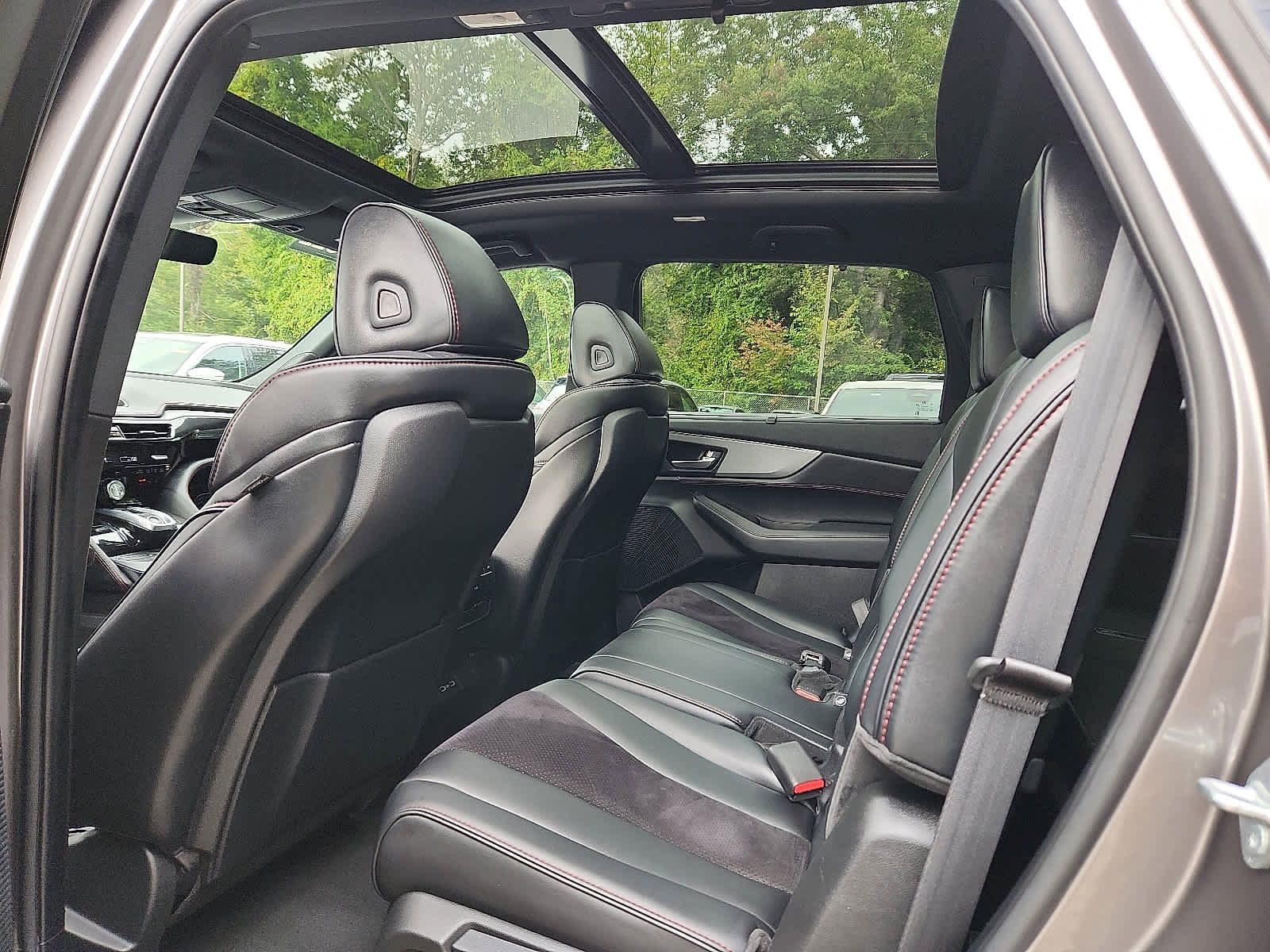 Used 2022 Acura MDX A-Spec image 11