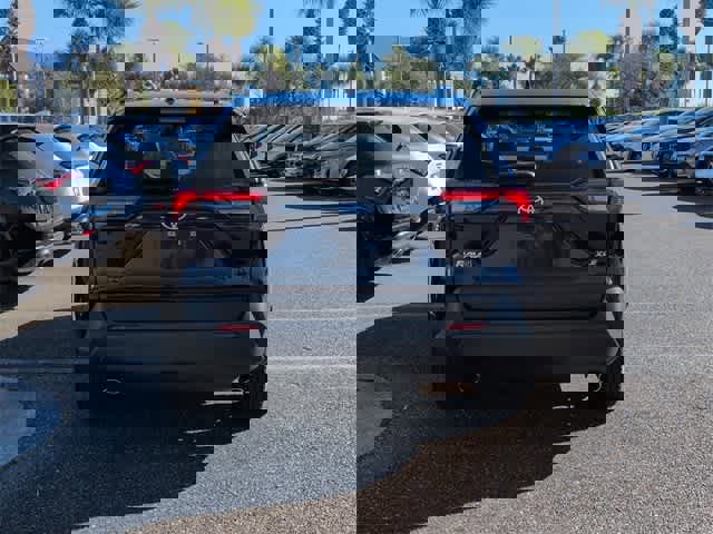 Used 2021 Toyota RAV4 XLE Premium image 7