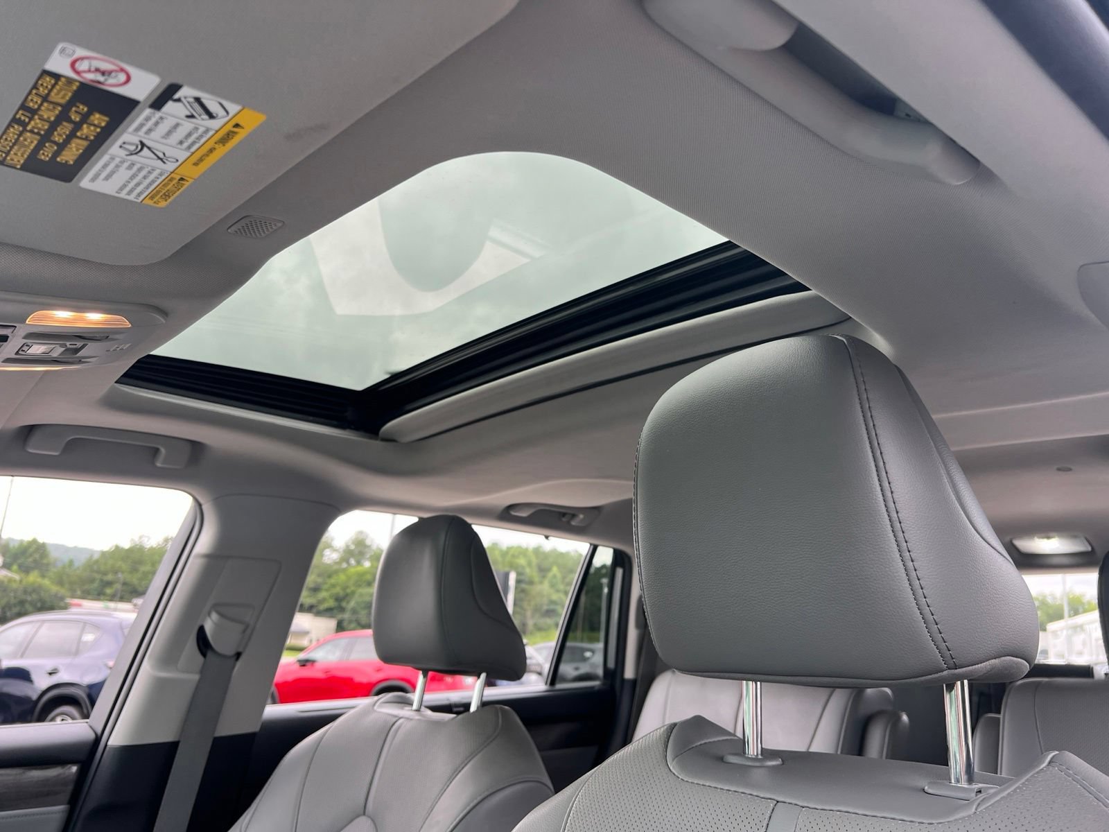 Used 2021 Toyota Highlander Limited FWD image 31