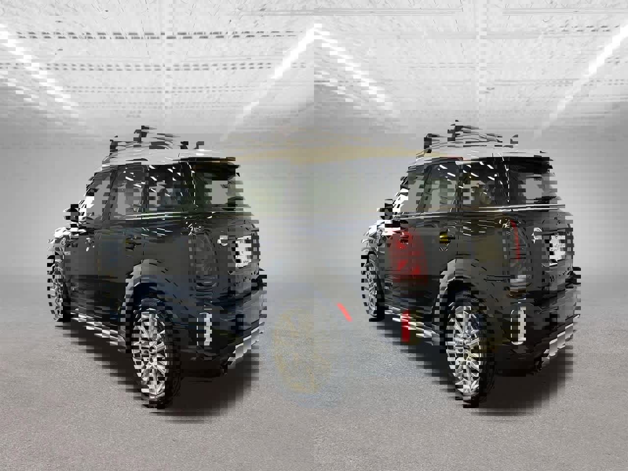 Used 2022 MINI Cooper Countryman SE w/ Convenience Package image 3