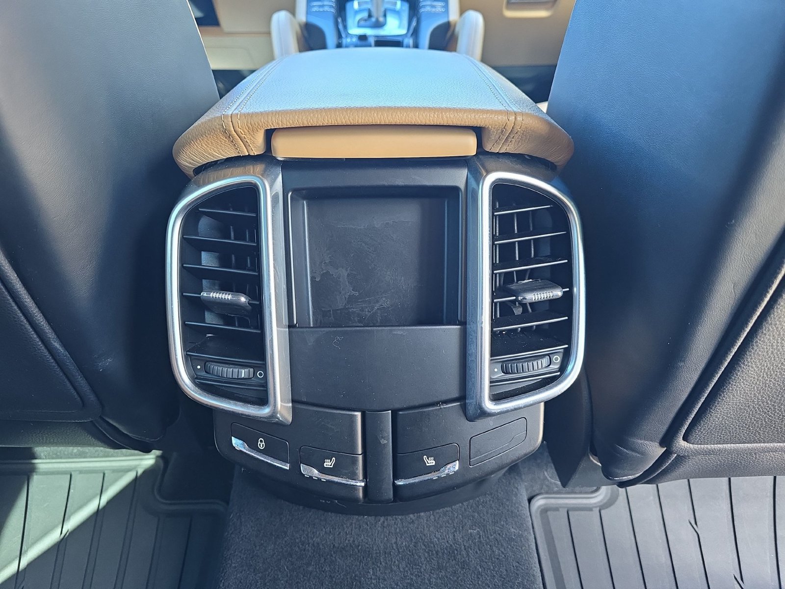 Used 2018 Porsche Cayenne AWD/4WD image 17