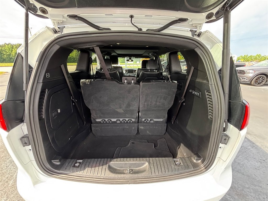 Used 2020 Chrysler Pacifica Limited w/ S Appearance Package FWD image 22