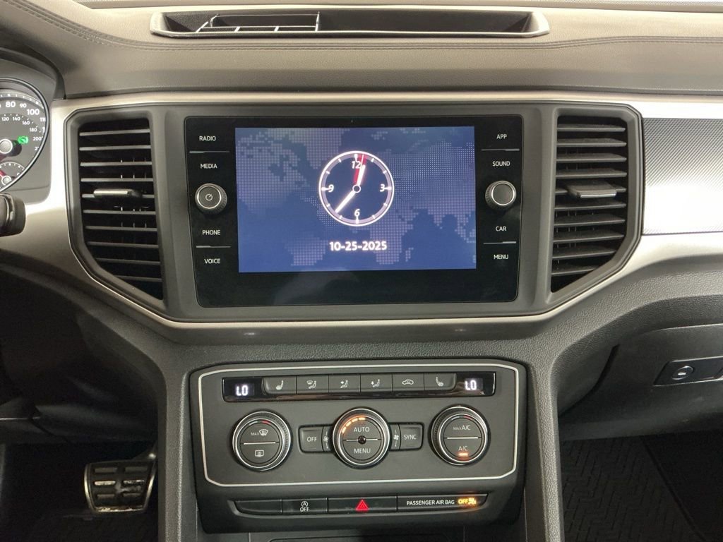 Used 2020 Volkswagen Atlas Cross Sport SE w/ Panoramic Sunroof Package image 13