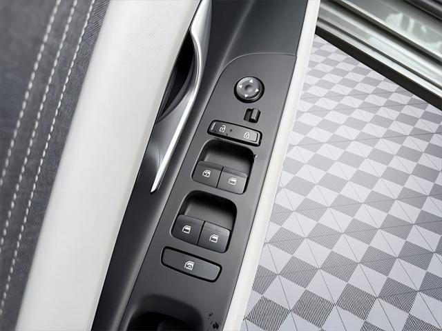 New 2026 Hyundai Elantra Limited image 12