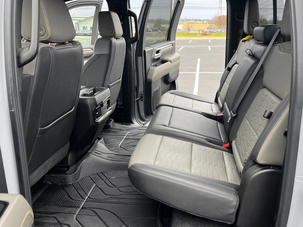 Used 2024 Chevrolet Silverado 2500 ZR2 w/ Technology Package image 21