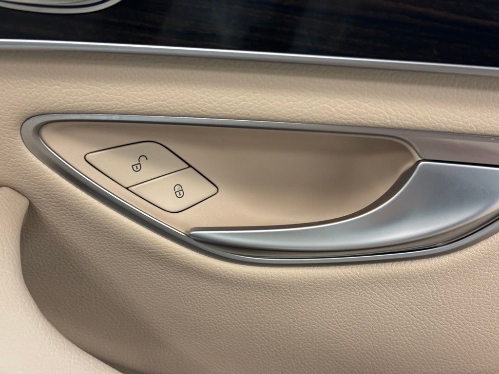 Used 2017 Mercedes-Benz C 300 4MATIC Sedan image 28