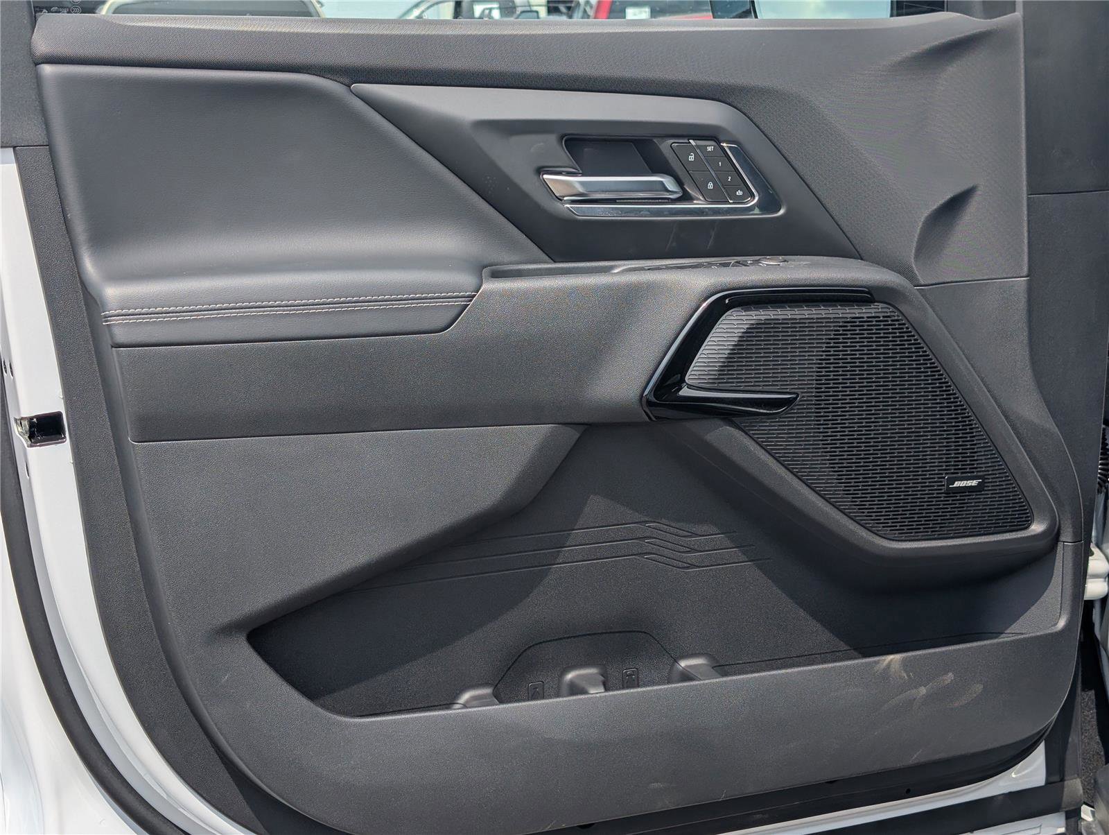 New 2025 Chevrolet Silverado EV LT image 12