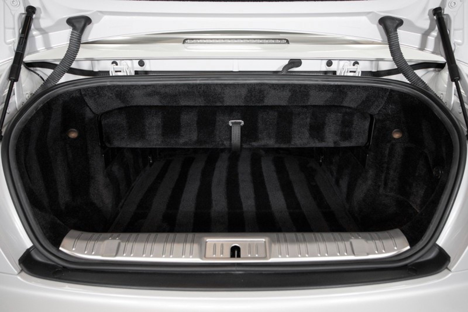 Used 2017 Rolls-Royce Dawn image 66