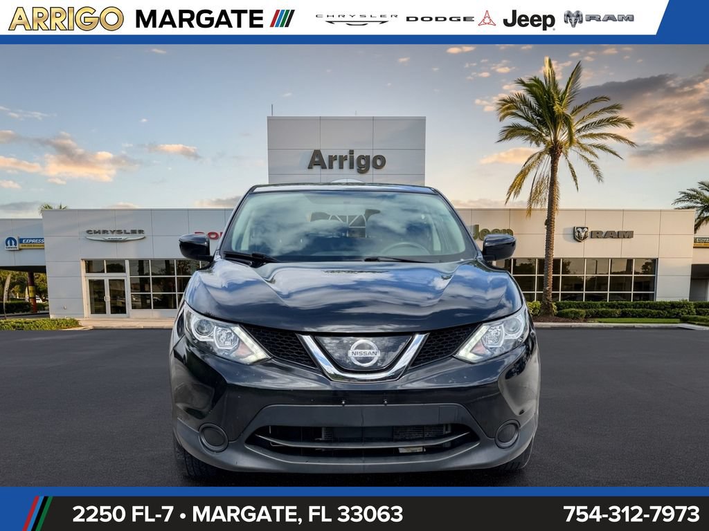 Used 2019 Nissan Rogue Sport S w/ Appearance Package FWD image 2