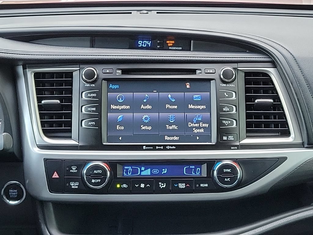 Used 2017 Toyota Highlander SE AWD/4WD image 26