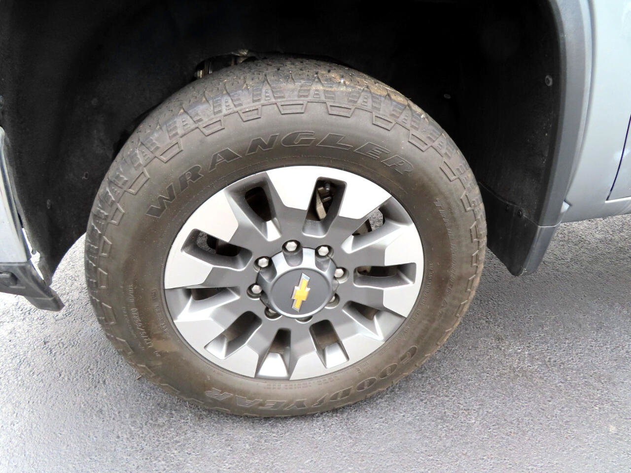 Used 2024 Chevrolet Silverado 2500 LT image 11