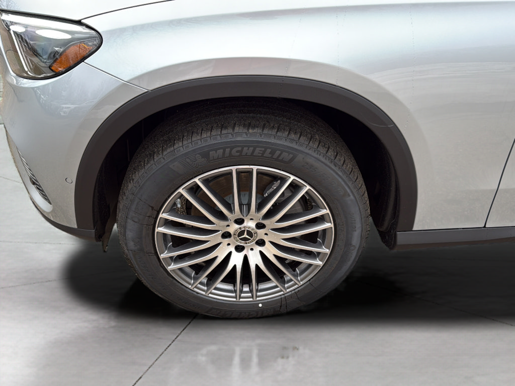 Certified 2026 Mercedes-Benz GLC 300 4MATIC image 9