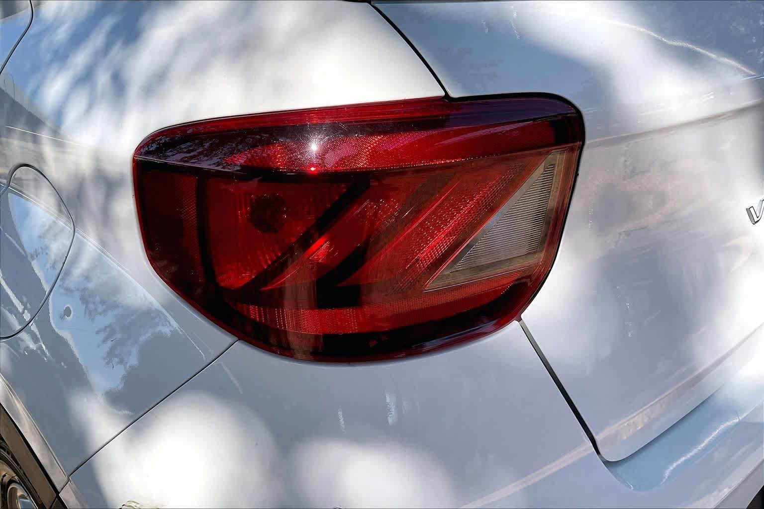 Used 2021 Hyundai Venue SE FWD image 27
