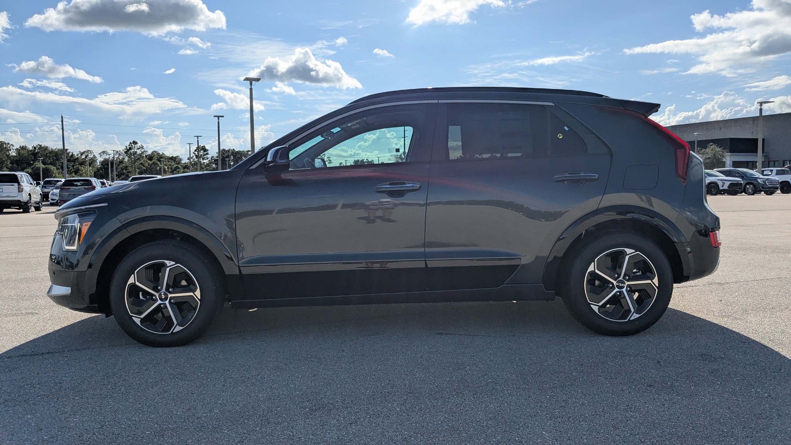 New 2025 Kia Niro SX image 8