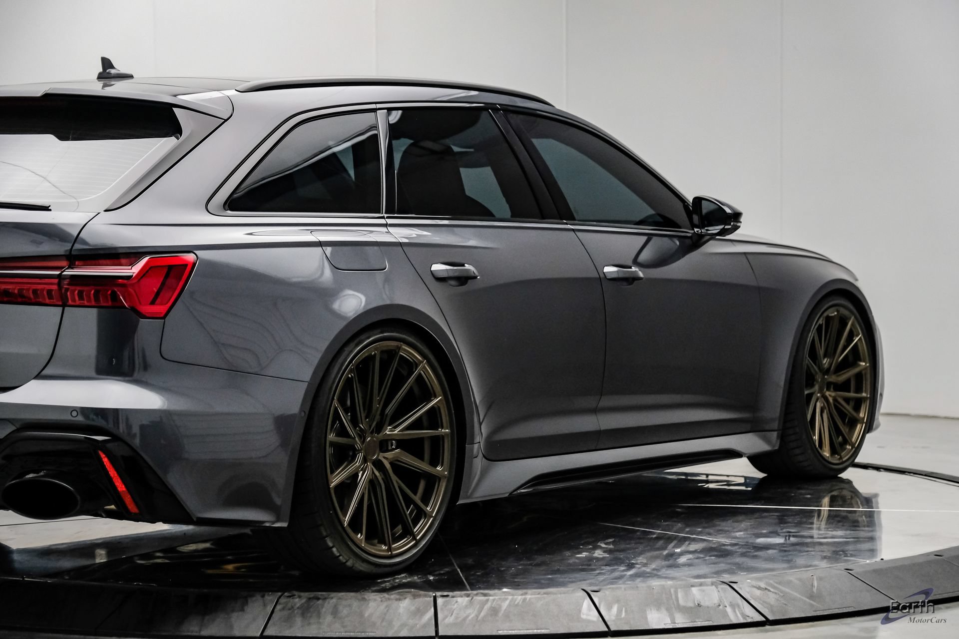 Used 2023 Audi RS 6 w/ Black Optic Package AWD/4WD image 17