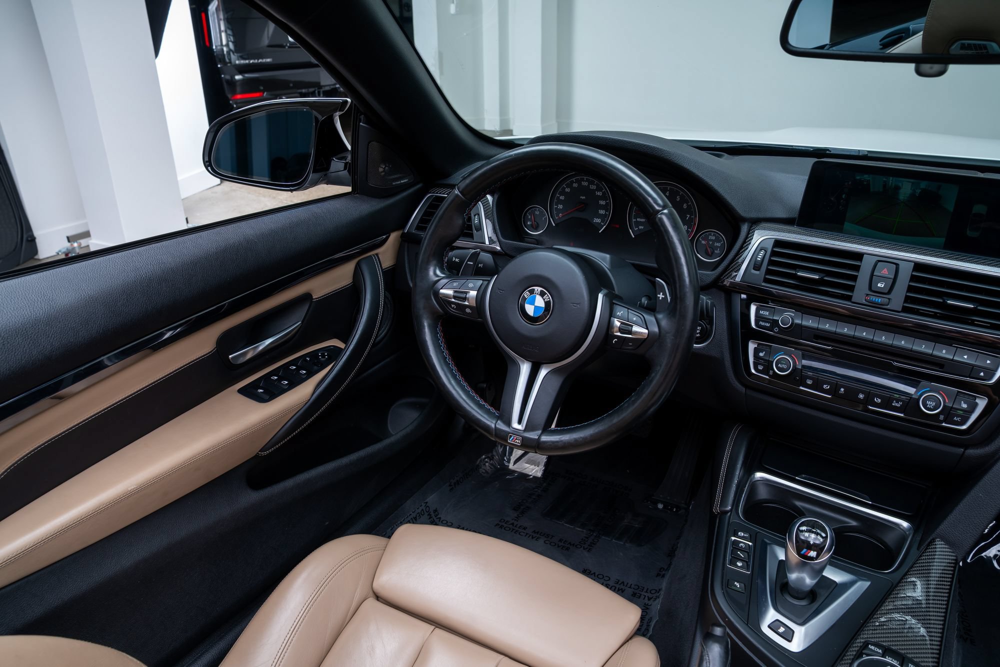 Used 2016 BMW M4 Convertible RWD image 11