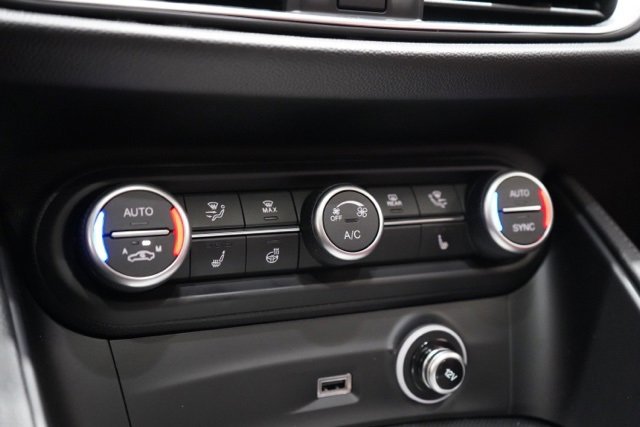 Used 2024 Alfa Romeo Stelvio Veloce image 26