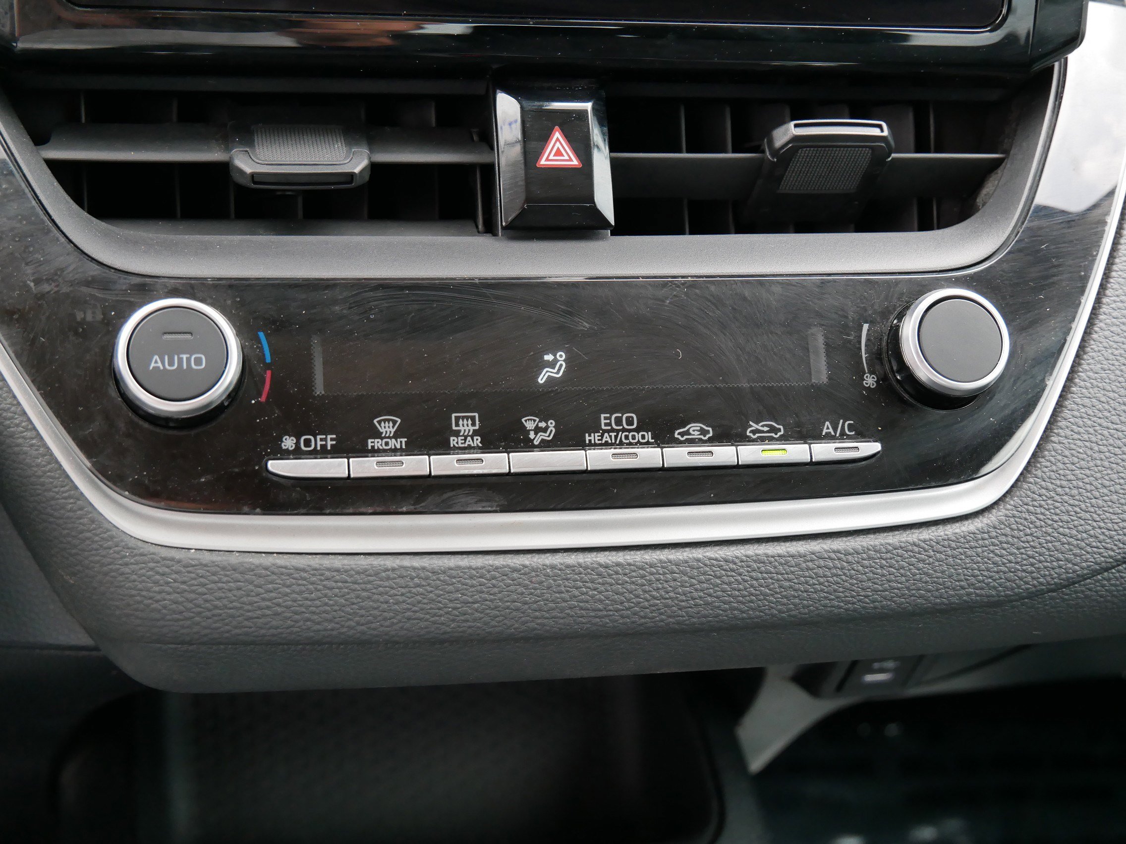 Used 2023 Toyota Corolla LE image 23