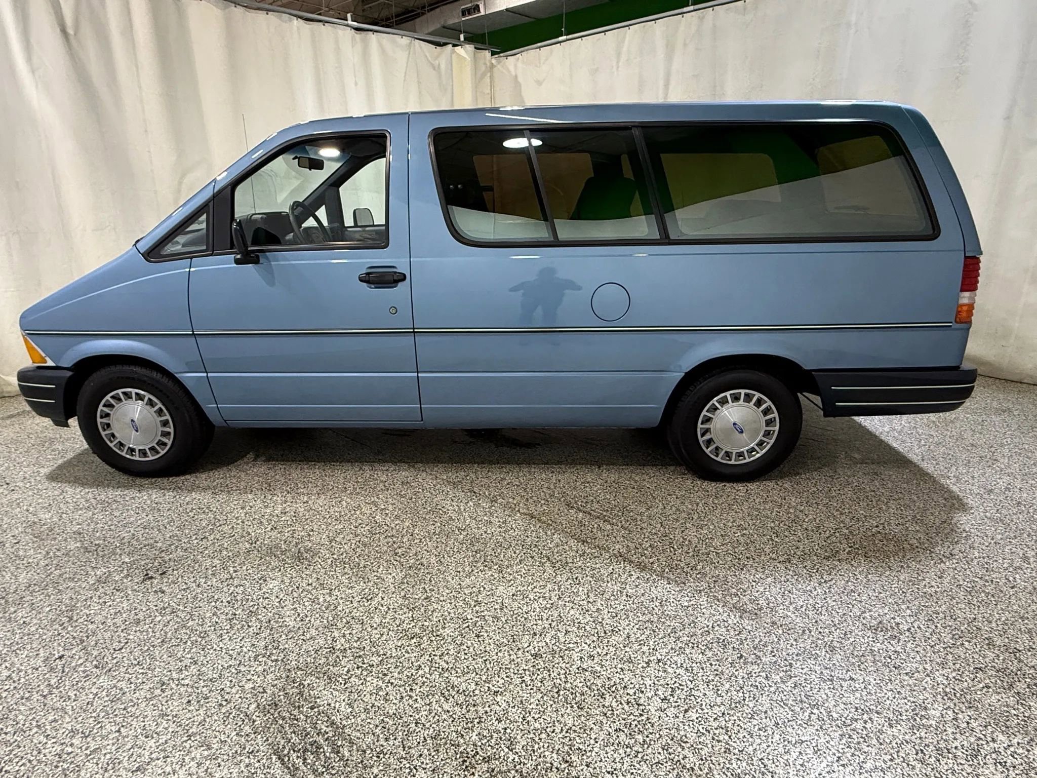 Used 1989 Ford Aerostar Extended Wagon image 3
