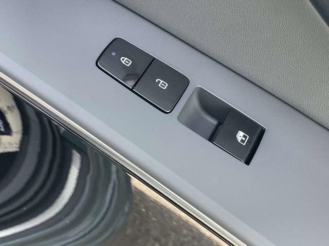 New 2026 Kia Niro SX Touring image 18