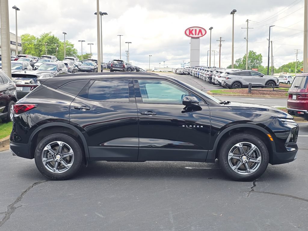 Used 2024 Chevrolet Blazer LT w/ Convenience Package FWD image 2