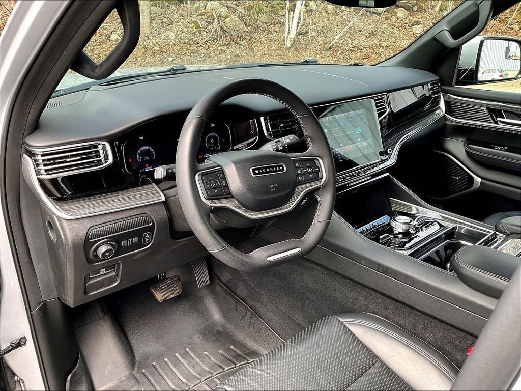 Used 2022 Jeep Wagoneer Series III AWD/4WD image 8