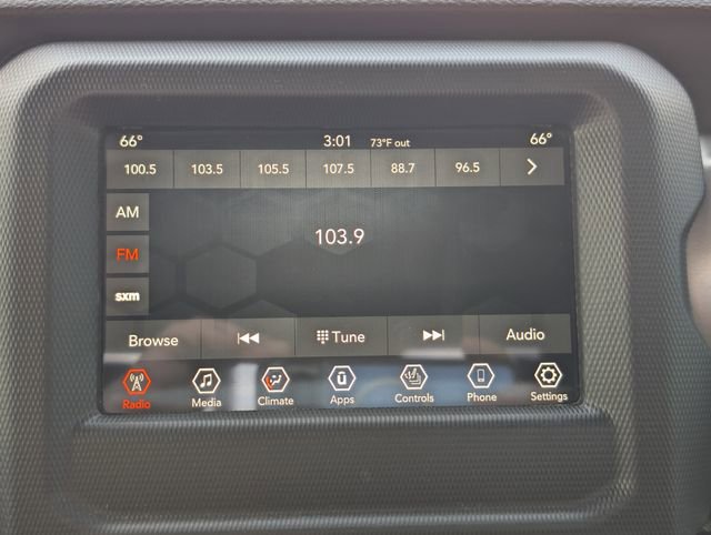 Used 2022 Jeep Gladiator Willys image 22